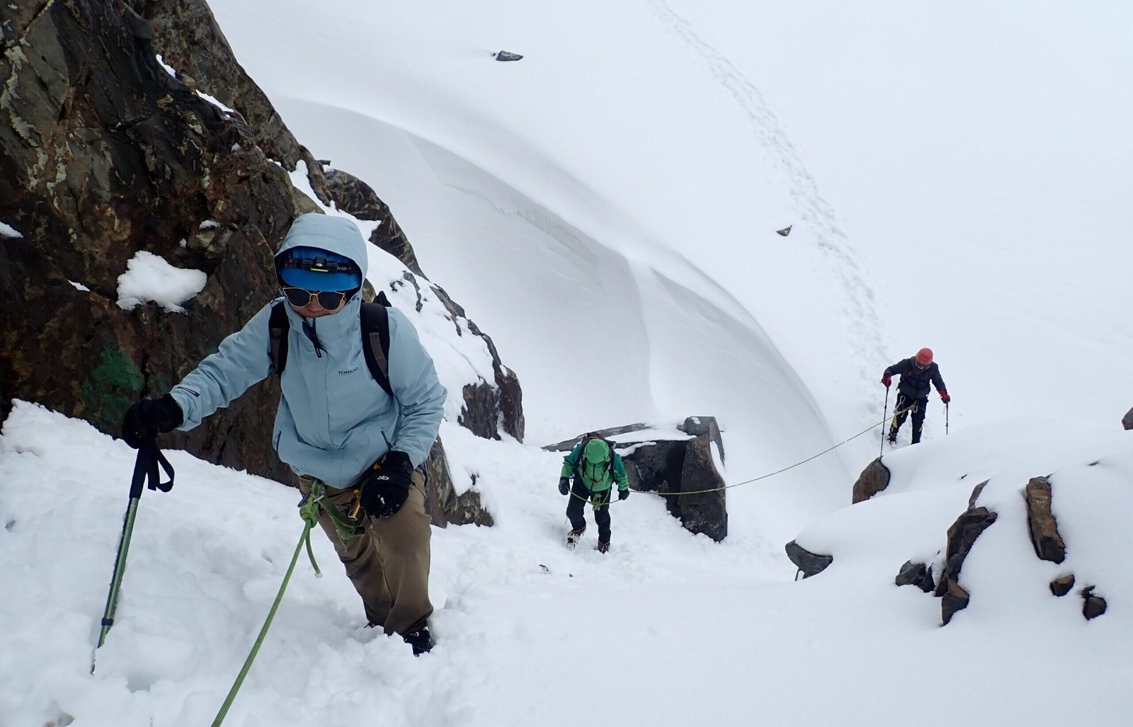 乌干达鲁文佐里山脉国家公园雪山徒步登山探险体验